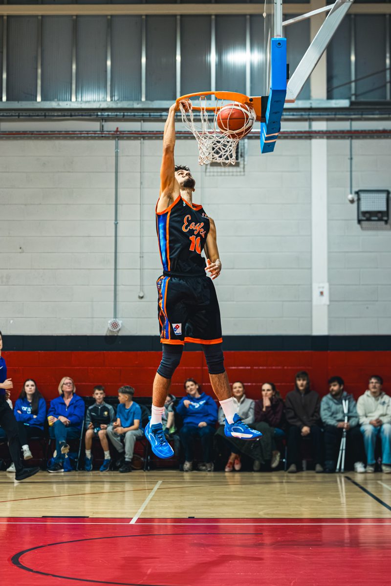 Aleksandar Kovacevic dunks